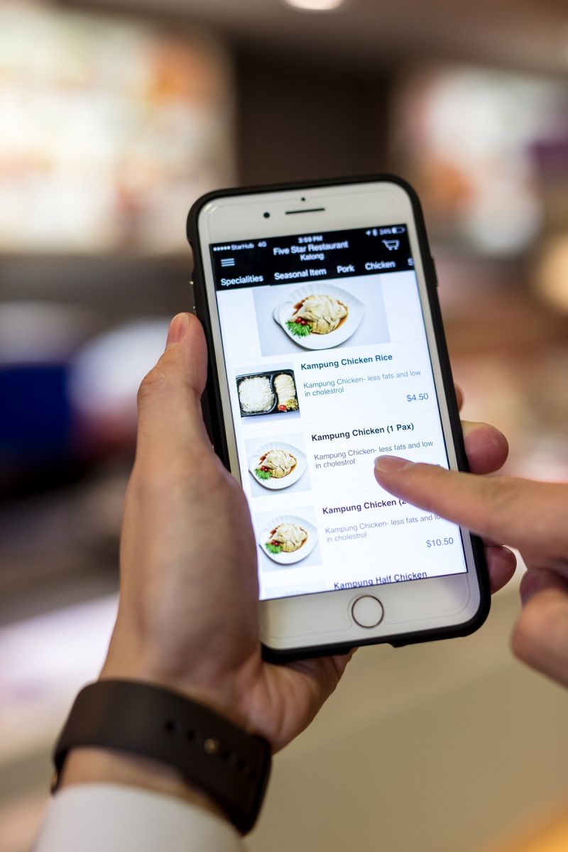 Skip the queue, pre-order and pay for meals in Singapore with DBS FasTrack