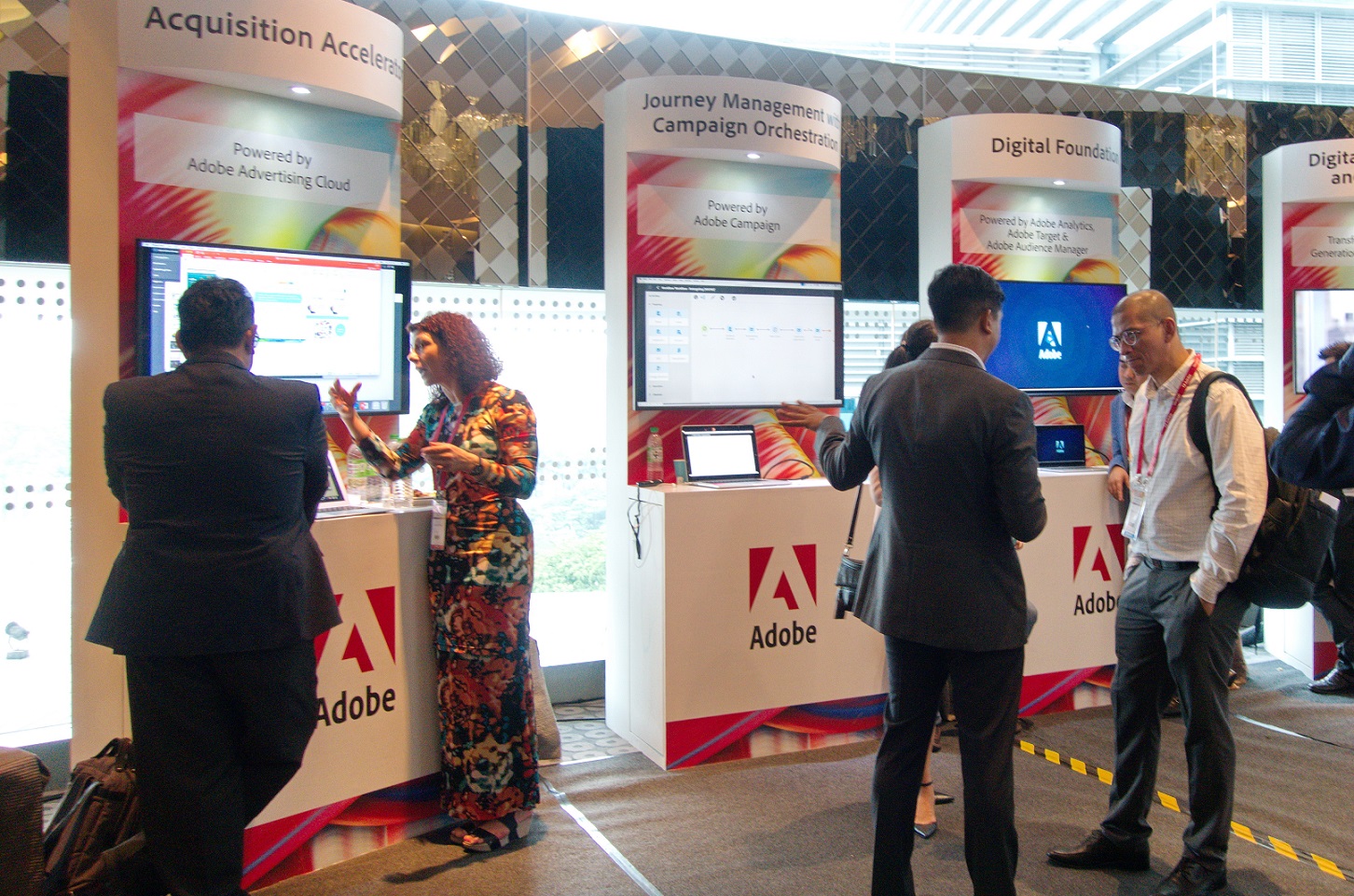 Adobe urges brands not to neglect mobile experience