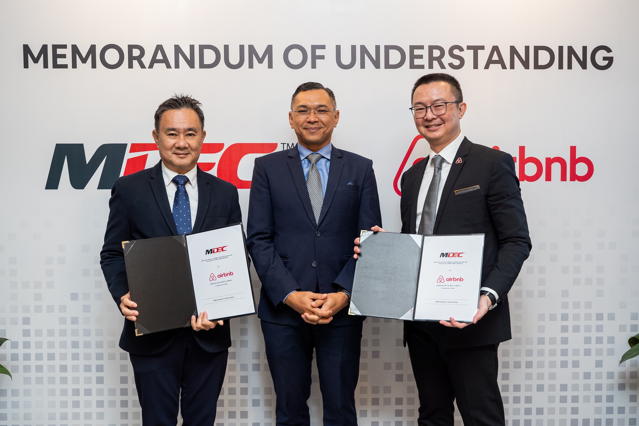 (From Left): Steven Liew, Airbnb’s director of Public Policy for Asia Pacific; Mahadhir Aziz, CEO of MDEC; Fadzli Abdul Wahit, senior vice president of the Digital Industry Development Division at MDEC. 