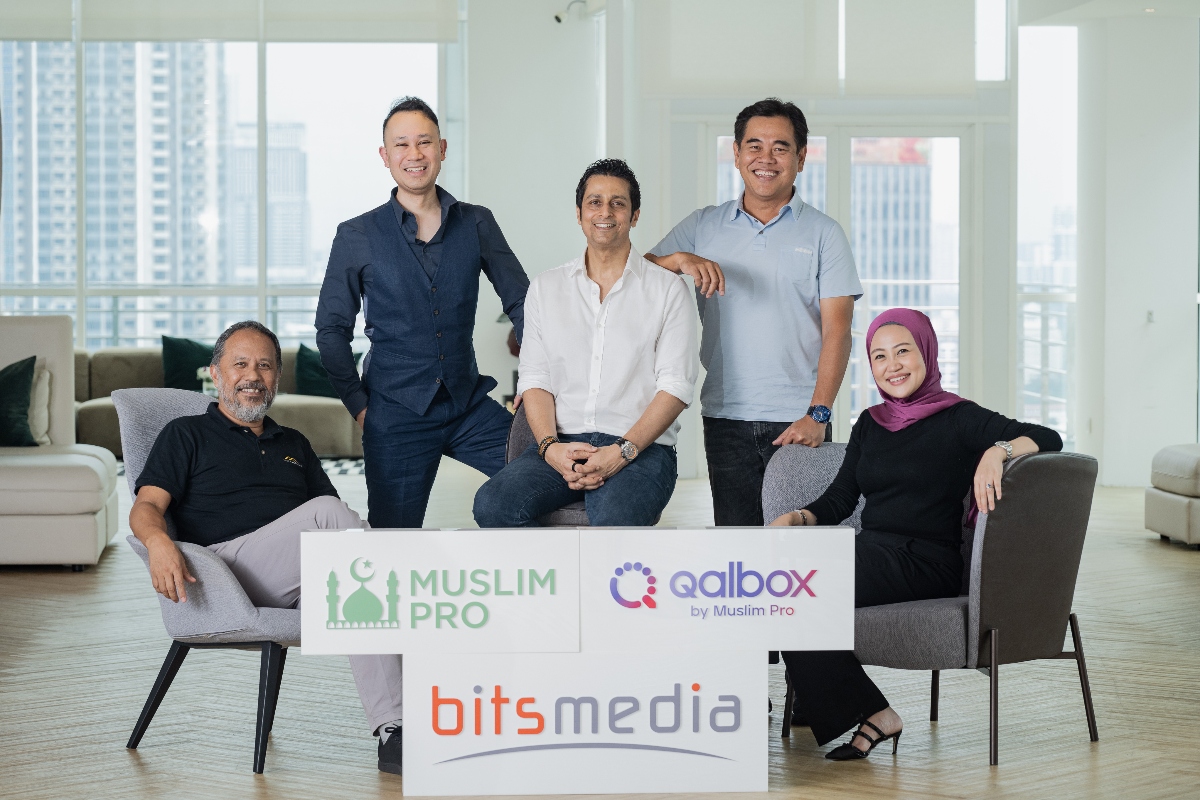 From left to right: Jamaludin Bujang, managing partner, Gobi (Malaysia), Johan Rozali-Wathooth, founder and CEO, Bintang, Nafees Khundker, mnaging director, Bitsmedia,  Lee Chong Min, managing partner, CMIA Capital Partners and Fara Abdullah, co-CEO, Bitsmedia 