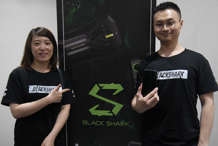Black Shark Global product marketing head Lei Shi (left) with Black Shark Global’s marketing vice president Yang Sun.
