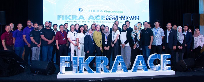 Judges and members of the 20 startups that were part of the Fikra Ace 2023 in a group photo at the Demo Day.