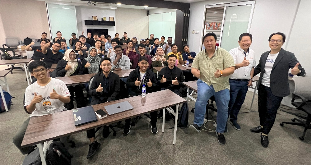 MyIX chairman Chiew Kok Hin (third, right) together with MyIX treasurer Ong Cheok Seong (second, right) and Forward College CEO Howie Chang (far right) with the 35 participants who have completed the exchange’s latest Talent Development Programme.