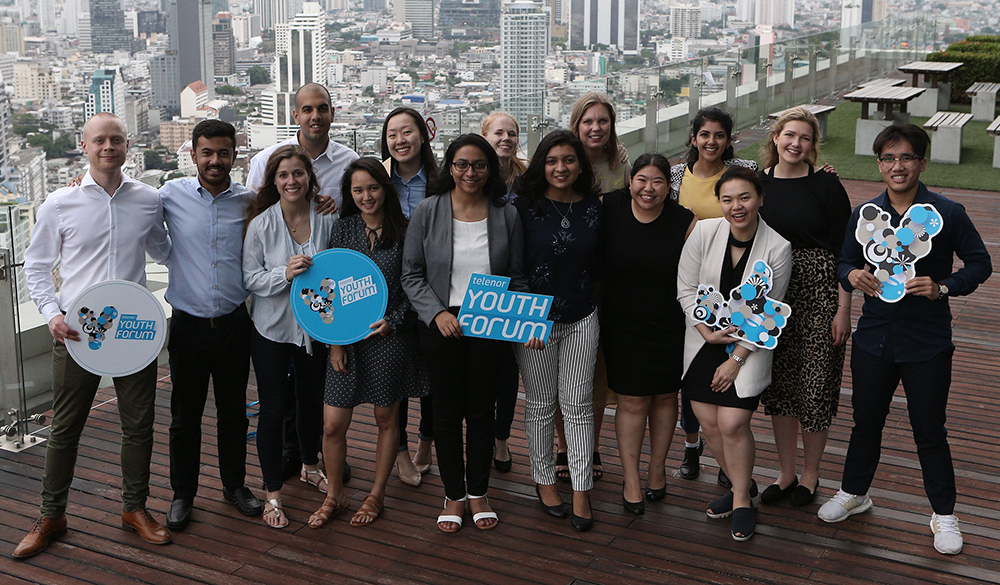 The complete Telenor Youth Forum delegation at dtac headquarters in Bangkok, Thailand