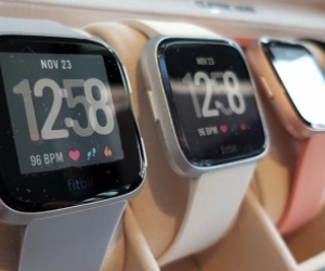 Fitbit debuts new Versa smartwatch