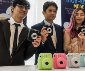 Fujifilm gets Square with new Instax camera