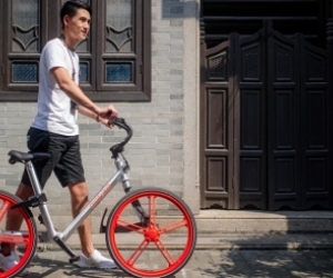 China bike-sharing startup Mobike explores riding into Singapore