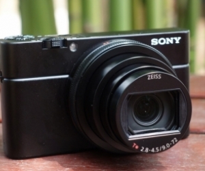 Sonyâ€™s RX100 VI combines long zoom and speed