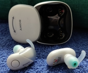 Review : Sonyâ€™s budget-conscious, sports noise cancellers